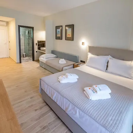 Lunar Apartahotel
