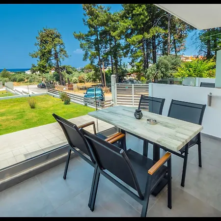 Lunar Aparthotel 4*
