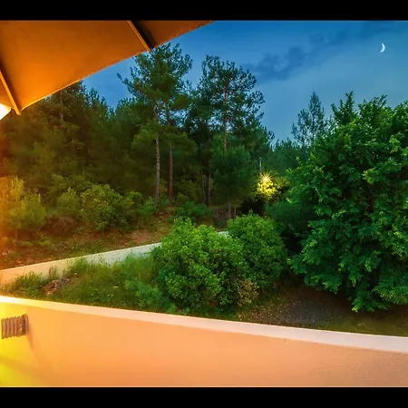 Aparthotel Lunar 4*
