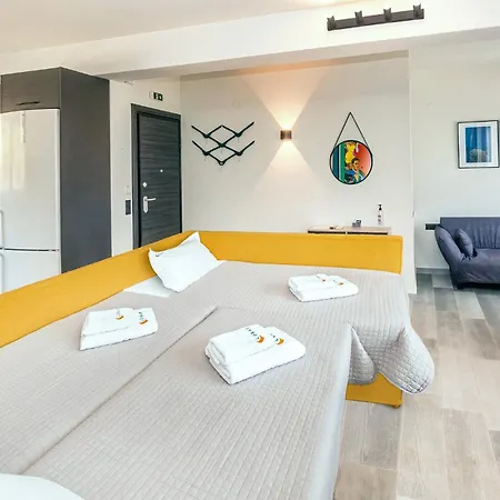 Lunar 4*