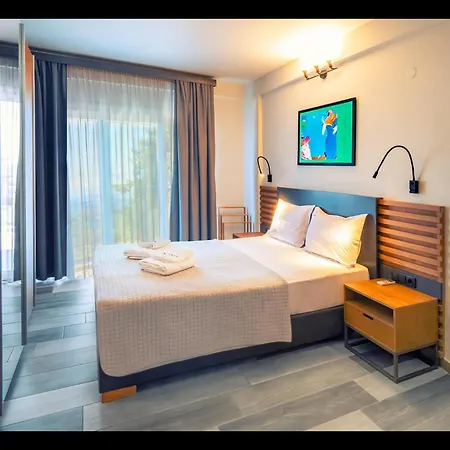 Aparthotel Lunar 4*
